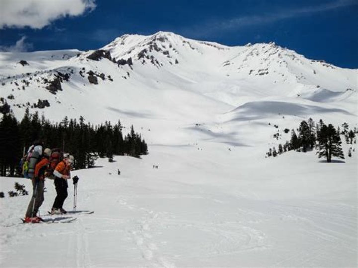 Does Mount Shasta have skiing
